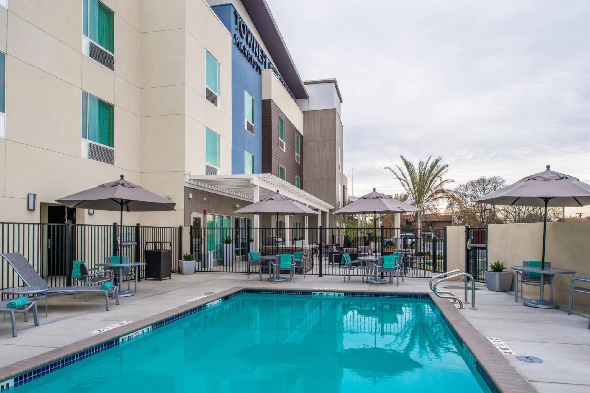 Towneplace Suites By Marriott Merced Exterior foto